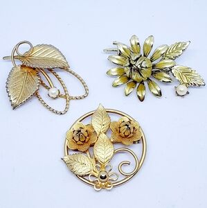 Lot of 3 Gold Tone Faux Pearl Flower Floral Vintage Brooches Set